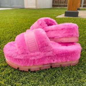 Pink UGG fluffita